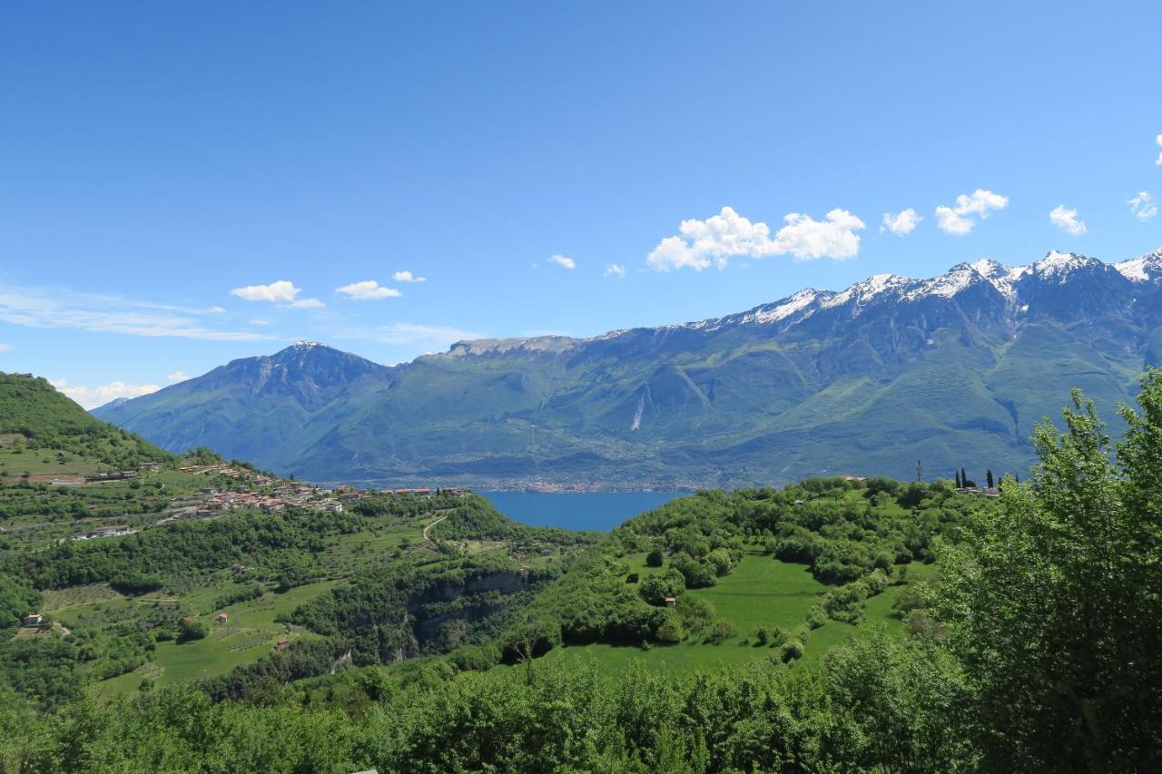Aparthotel Oasi Da Vinci Tignale Esterno foto