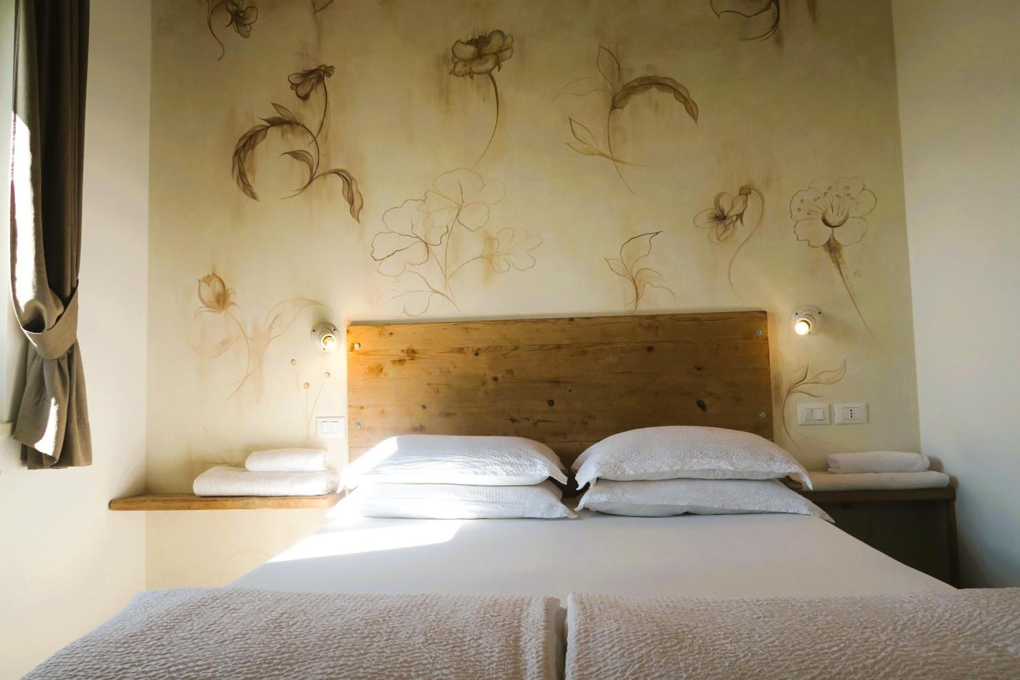 Aparthotel Oasi Da Vinci Tignale Esterno foto