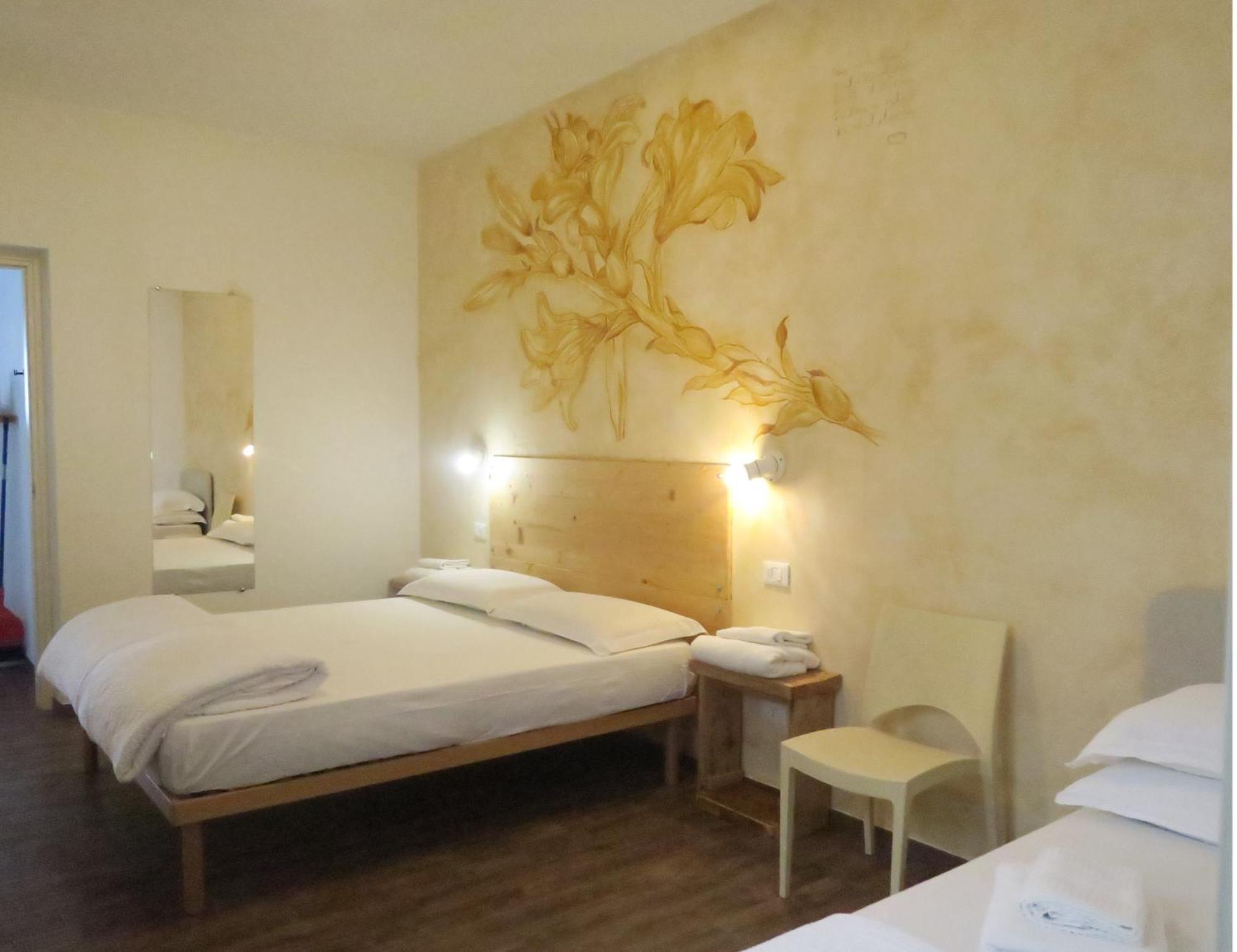 Aparthotel Oasi Da Vinci Tignale Esterno foto